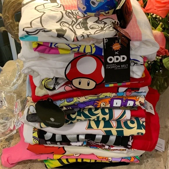NWOT 28 Shirt Nintendo, Guess,Disney, Nickelodeon,Philosophy and More - Picture 2 of 13